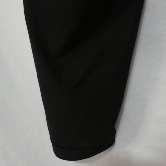 ATHLETIC WORKS - Fitted Crop - Dri More Tech | XL | Cropped Black Leggings - Picture 15 of 16